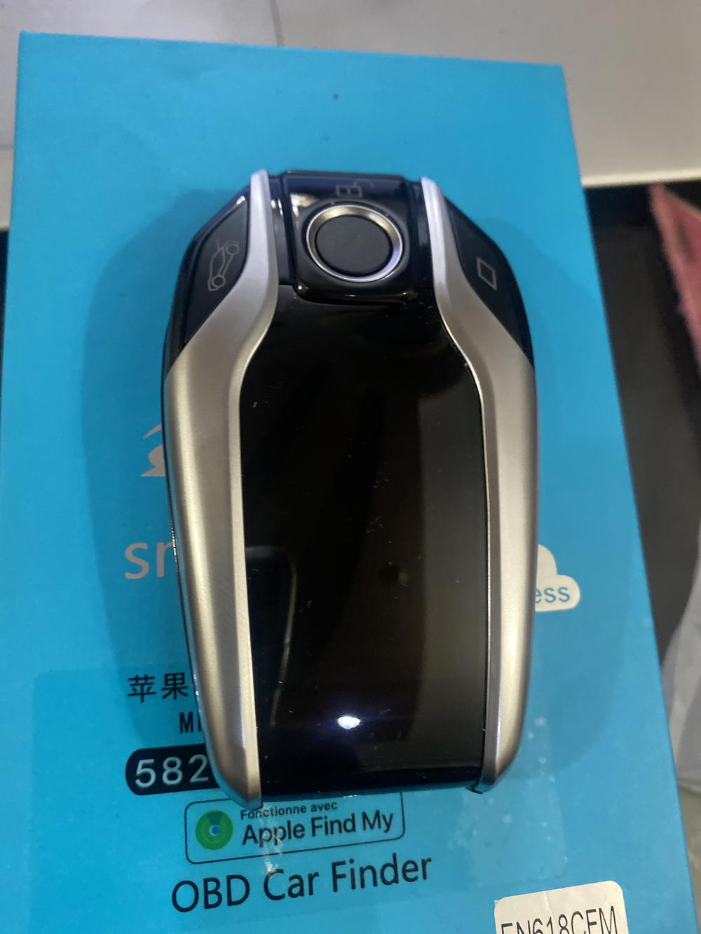 طقم نظام المفتاح الذكي الكامل – مفتاح ذكي + جهاز GBS + شاحن Type-C + شاشة حماية + جهاز تتبع OBD